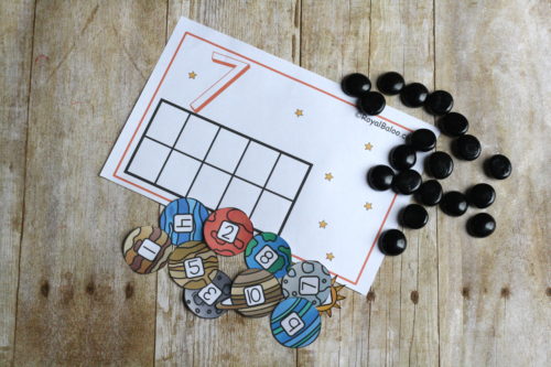 Make learning to count exciting with Space Counting Mats! Practice counting to 10 or simple addition with the free printable mats.